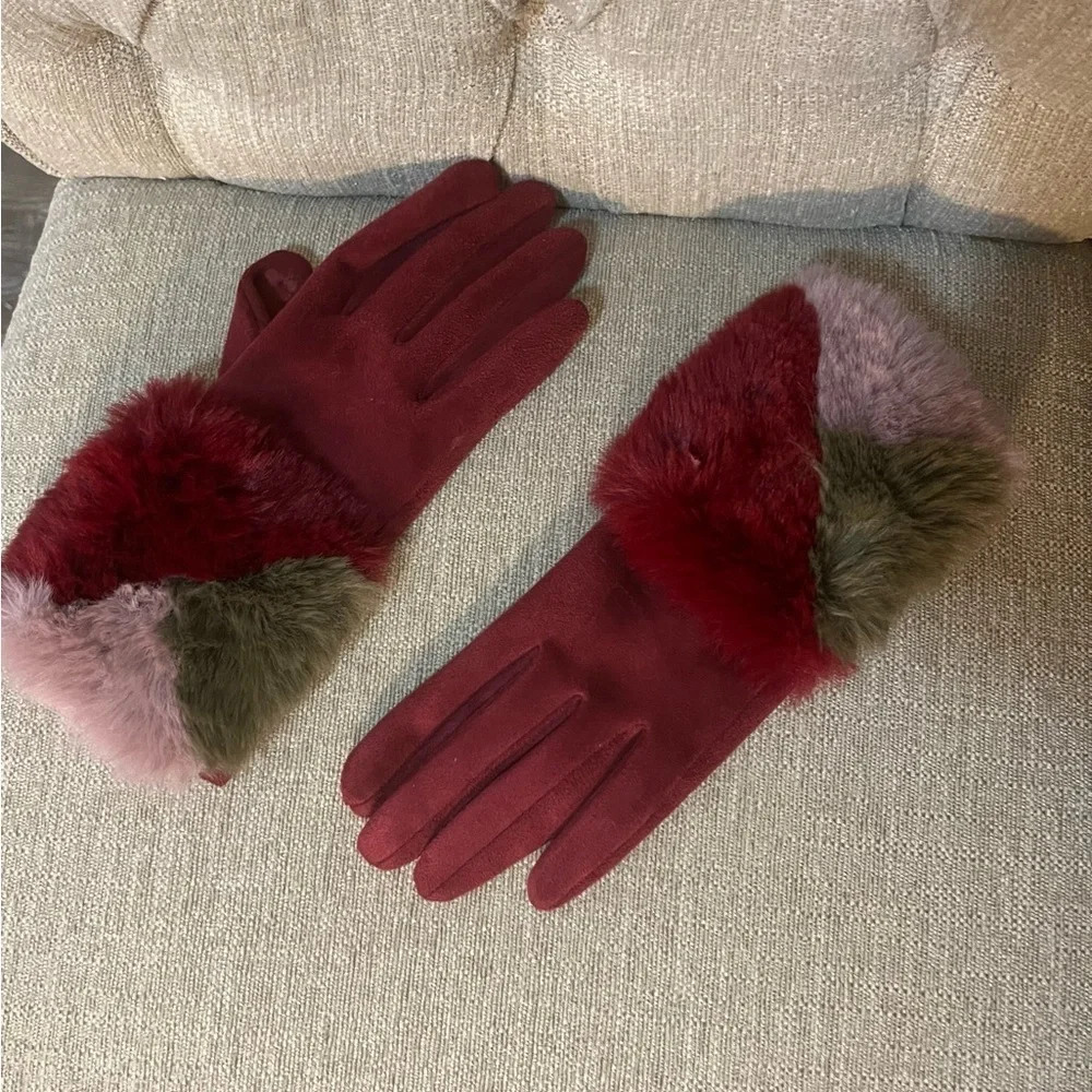 Beautiful!  Red, Pink & Green Gloves